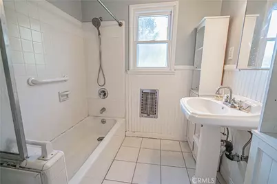 21516 Villena, Woodland Hills, CA 91364 - Photo 12