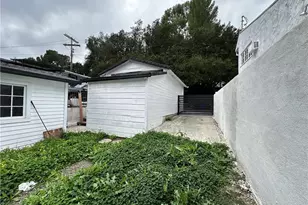 21435 Golondrina St, Woodland Hills, CA 91364 - Photo 18
