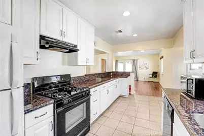 17516 Cantlay, Lake Balboa, CA 91406 - Photo 8
