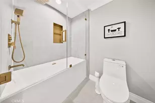 16717 Encino Hills Dr, Encino, CA 91436 - Photo 52