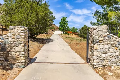 31751 Lake Meadow Road, Acton, CA 93510 - Photo 4
