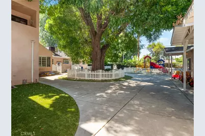 7556 Hesperia Avenue, Reseda, CA 91335 - Photo 42