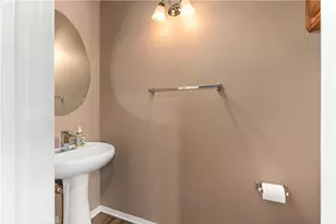 13013 Mesa Verde Way, Sylmar, CA 91342 - Photo 10