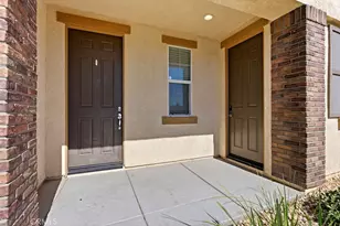 45652 Palm Ln, Lancaster, CA 93535 - Photo 2