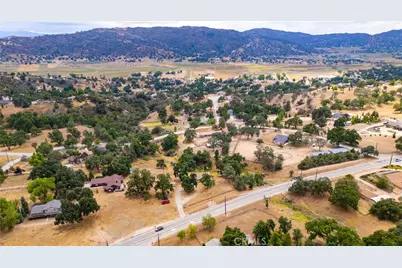 27200 Bear Valley Road, Tehachapi, CA 93561 - Photo 32