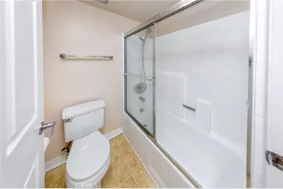 5510 Owensmouth Ave #204, Woodland Hills, CA 91367 - Photo 12