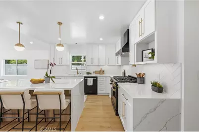 17420 Collins Street, Encino, CA 91316 - Photo 8