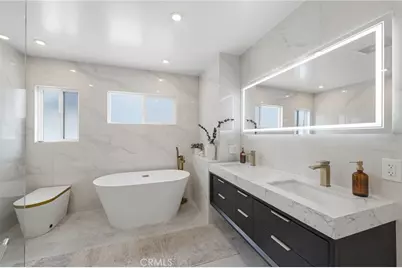 17420 Collins Street, Encino, CA 91316 - Photo 10