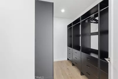 17420 Collins Street, Encino, CA 91316 - Photo 12