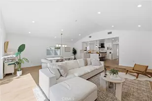 17420 Collins St, Encino, CA 91316 - Photo 2
