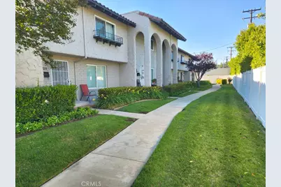 24223 La Glorita Circle, Newhall, CA 91321 - Photo 2