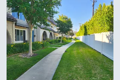 24223 La Glorita Circle, Newhall, CA 91321 - Photo 2