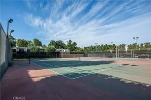23515 Lyons, Valencia, CA 91355 - Photo 20