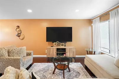 11401 Berendo Avenue #6, Los Angeles, CA 90044 - Photo 2