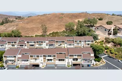 753 Warwick Ave, Thousand Oaks, CA 91360 - Photo 2
