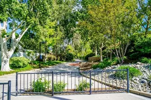 25313 Via Calinda, Valencia, CA 91355 - Photo 22