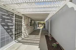 25313 Via Calinda, Valencia, CA 91355 - Photo 18