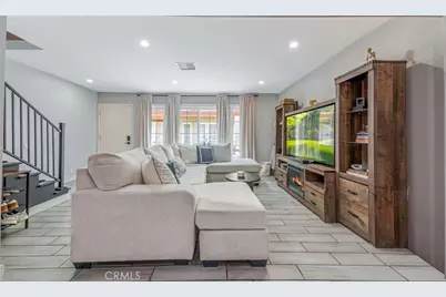 7422 Hazeltine, Van Nuys, CA 91405 - Photo 16