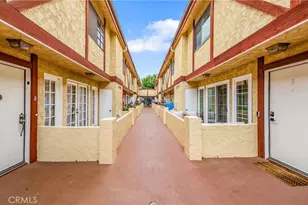 7422 Hazeltine, Van Nuys, CA 91405 - Photo 8