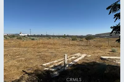42104 6th, Lancaster, CA 93535 - Photo 18