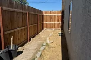 42104 6th, Lancaster, CA 93535 - Photo 24