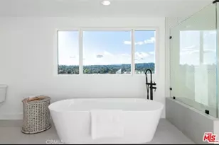 23534 Aetna, Woodland Hills, CA 91367 - Photo 22