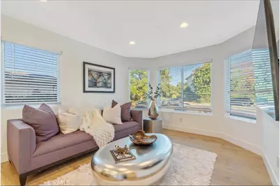 23534 Aetna, Woodland Hills, CA 91367 - Photo 12