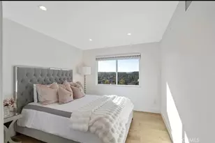 23534 Aetna, Woodland Hills, CA 91367 - Photo 24