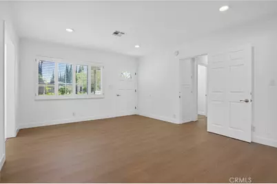 19431 Enadia, Reseda, CA 91335 - Photo 4