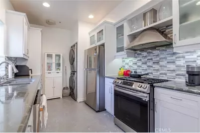 626 E Orange Grove Avenue #204, Burbank, CA 91501 - Photo 18
