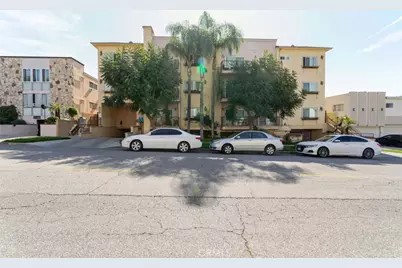 626 E Orange Grove Avenue #204, Burbank, CA 91501 - Photo 1