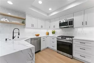 1066 Sunwood Ln, Oak Park, CA 91377 - Photo 12