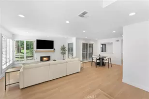 1066 Sunwood Ln, Oak Park, CA 91377 - Photo 2