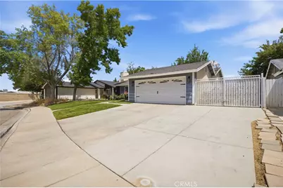 1011 Lightcap, Lancaster, CA 93535 - Photo 2