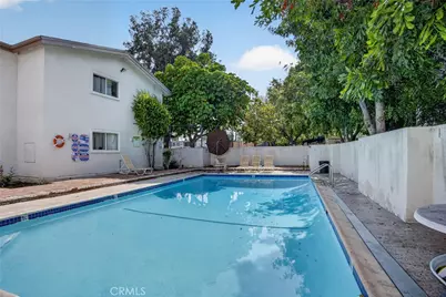 18547 Collins Street #B23, Tarzana, CA 91356 - Photo 34