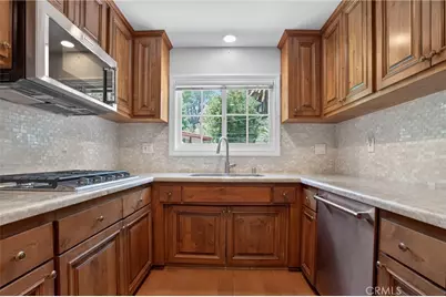 19600 Kingsbury Street, Chatsworth, CA 91311 - Photo 22