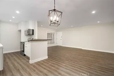5320 Zelzah Avenue #201, Encino, CA 91316 - Photo 2