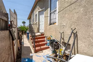 821 823 W 98th St, Los Angeles, CA 90044 - Photo 32