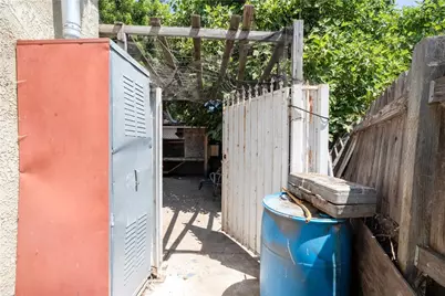 821 823 W 98th Street, Los Angeles, CA 90044 - Photo 34