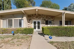 5940 El Escorpion Rd, Woodland Hills, CA 91367 - Photo 2