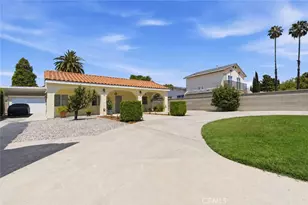 8019 Hatillo, Winnetka, CA 91306 - Photo 2