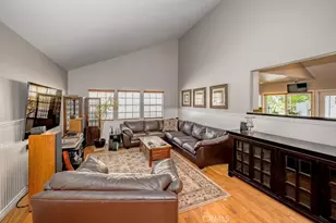 27461 Garza, Saugus, CA 91350 - Photo 2