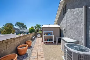 27461 Garza, Saugus, CA 91350 - Photo 32