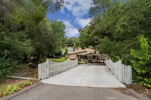 24745 Mulholland, Calabasas, CA 91302 - Photo 2