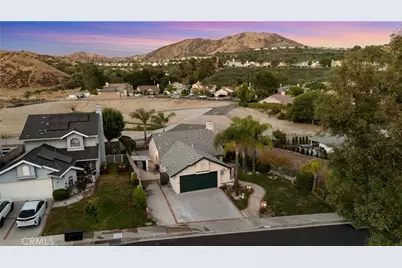 28924 Raintree Lane, Saugus, CA 91390 - Photo 4
