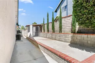 28924 Raintree Ln, Saugus, CA 91390 - Photo 40