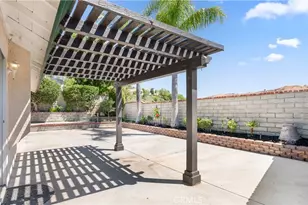 28924 Raintree Ln, Saugus, CA 91390 - Photo 36