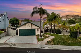 28924 Raintree Ln, Saugus, CA 91390 - Photo 2