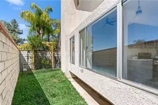 28924 Raintree Ln, Saugus, CA 91390 - Photo 34