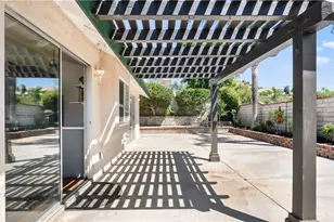 28924 Raintree Ln, Saugus, CA 91390 - Photo 36